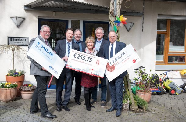 170320 Scheck KinderKrebshilfe FJR 012 scaled