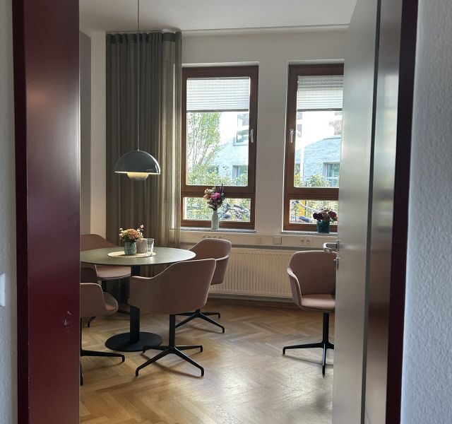 32 FM 2025 Neuer Besprechungsraum EG Bild 1 scaled