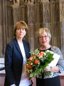 Marlene Merhar mit Kölns Oberbürgermeisterin Henriette Reker