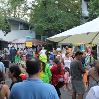 Bei tropischen Temperaturen trafen sich viele Menschen auf dem Fest