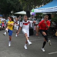 "Die Mobilés" spielen eindrücklich Fußballszenen