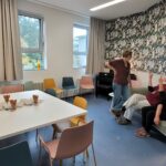 29 2024 FM Wohnzimmer Station Bild 5 Einweihungsparty scaled 1