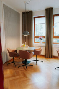 32 FM 2025 Neuer Besprechungsraum EG Bild 2