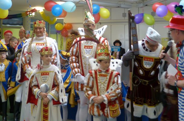 Dreigestirn 2 Quadrat 23b73d76